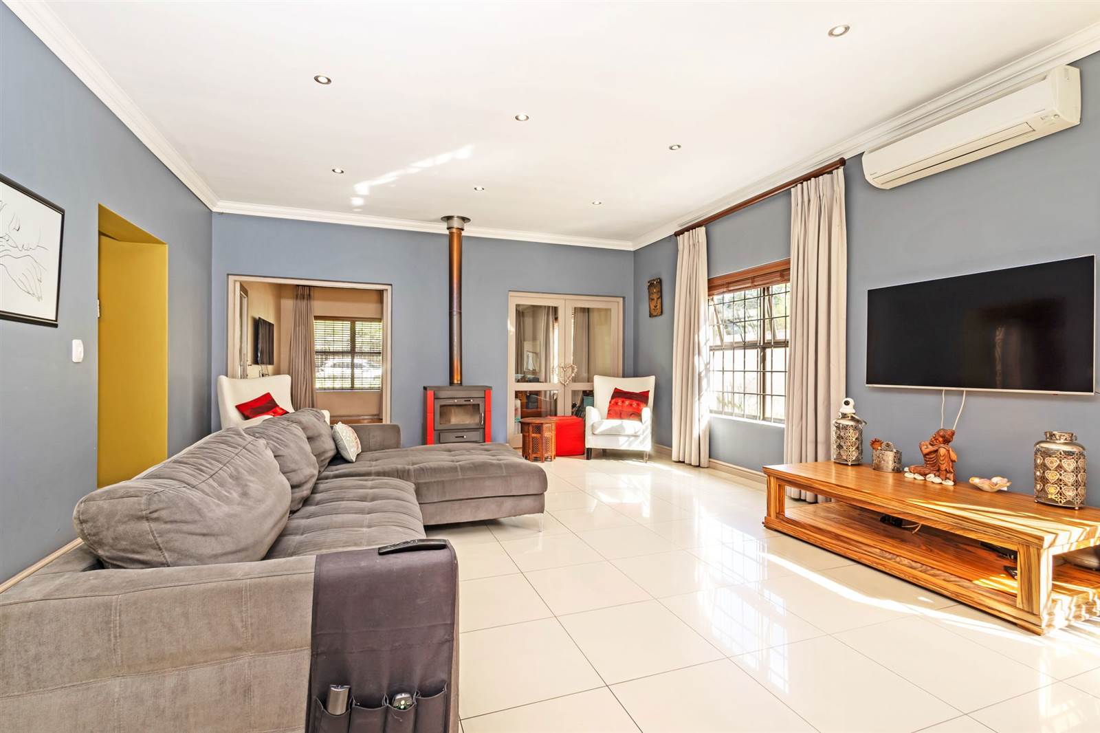 4 Bed House in Durbanville Central photo number 4