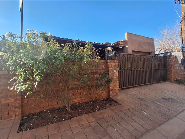 3 Bedroom House 3 Bedroom House