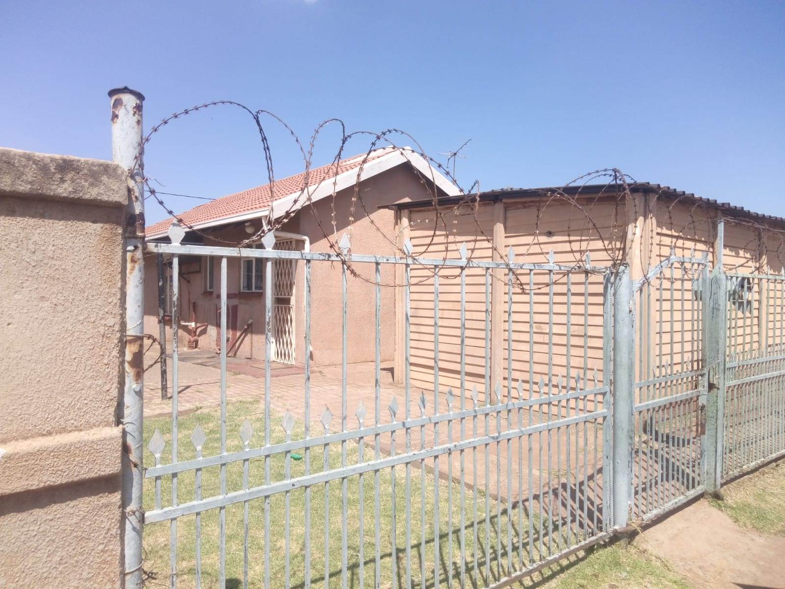 3 Bed House in Sebokeng photo number 2