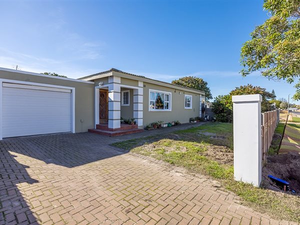 3 Bedroom House 3 Bedroom House