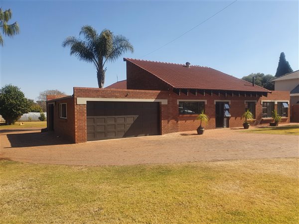 5 000 m² Smallholding 5 000 m² Smallholding
