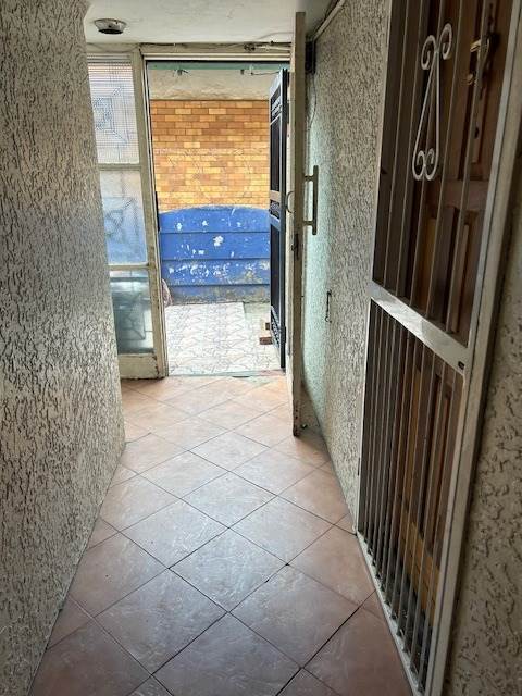 1 Bed Apartment in West Turffontein photo number 3