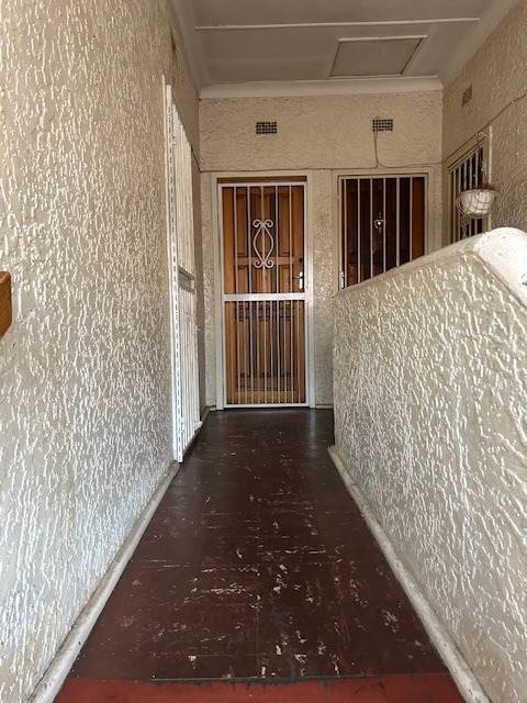 1 Bed Apartment in West Turffontein photo number 6