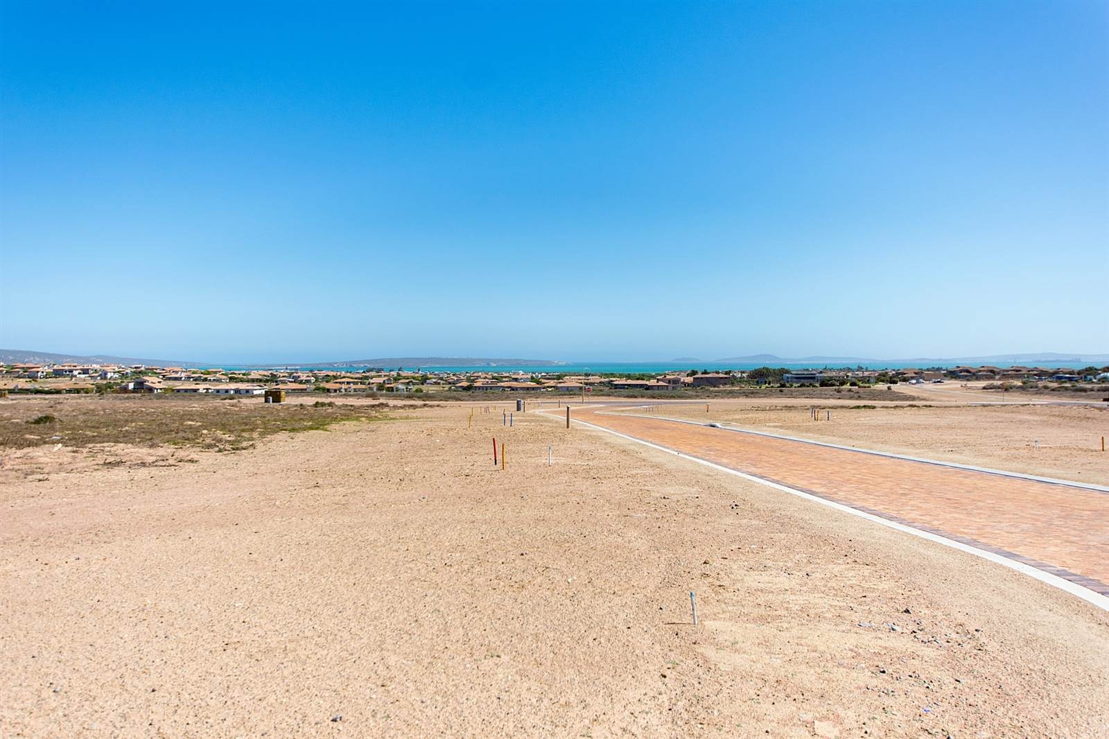 704 m² Land available in Langebaan Country Estate photo number 4