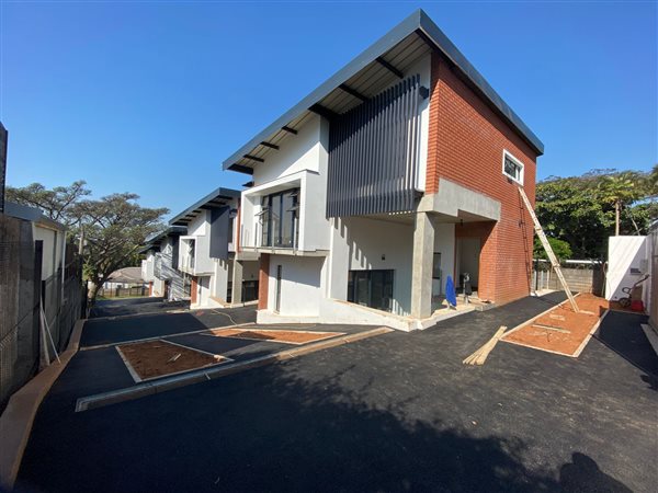 3 Bedroom Townhouse 3 Bedroom Townhouse