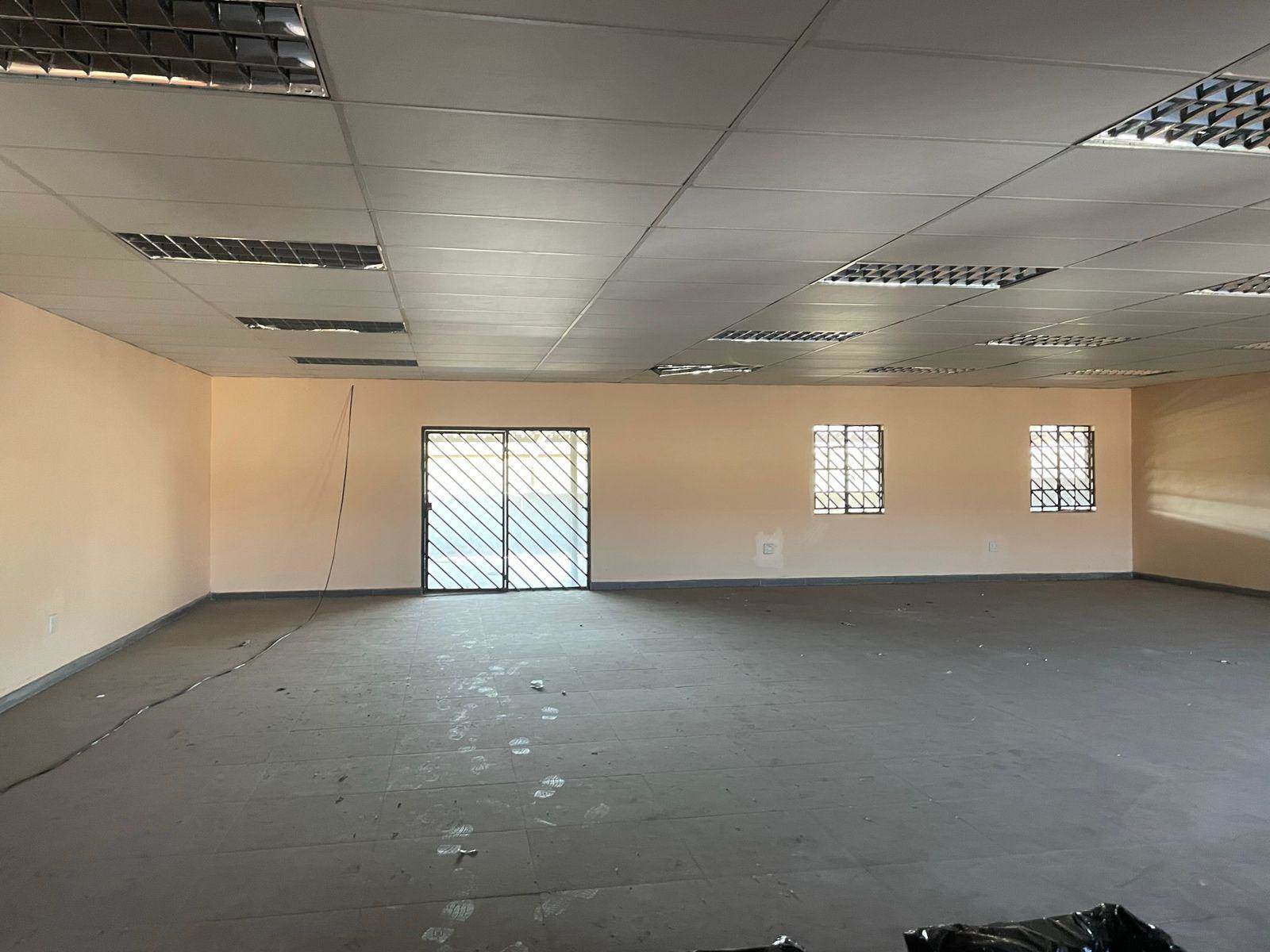 588  m² Industrial space in Spartan photo number 8