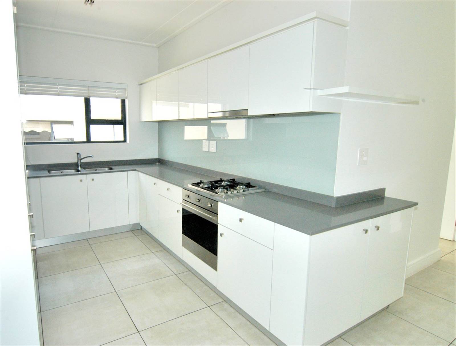 3 Bed Apartment in Waterfall Estate photo number 6