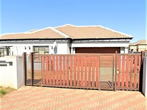 4 Bed House in Cultura Park