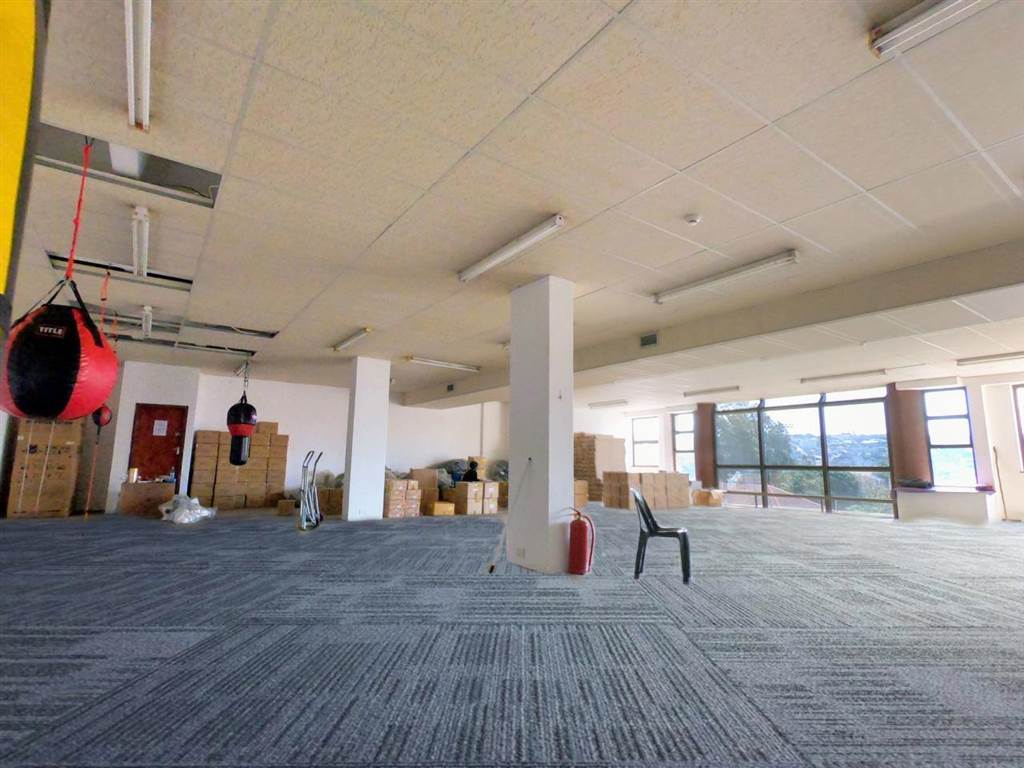 300  m² Commercial space in Durban CBD photo number 6