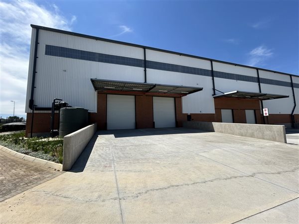 5 835  m² Industrial space