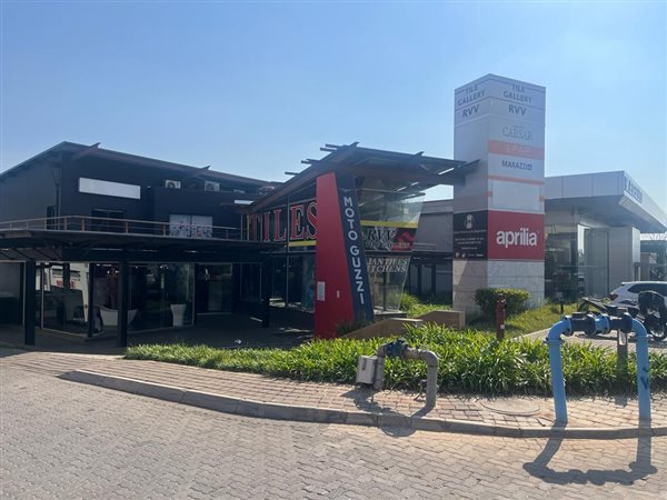991  m² Commercial space in Bryanston