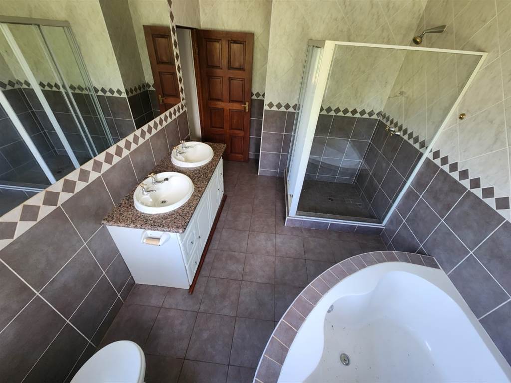 3 Bed House in Raslouw photo number 11