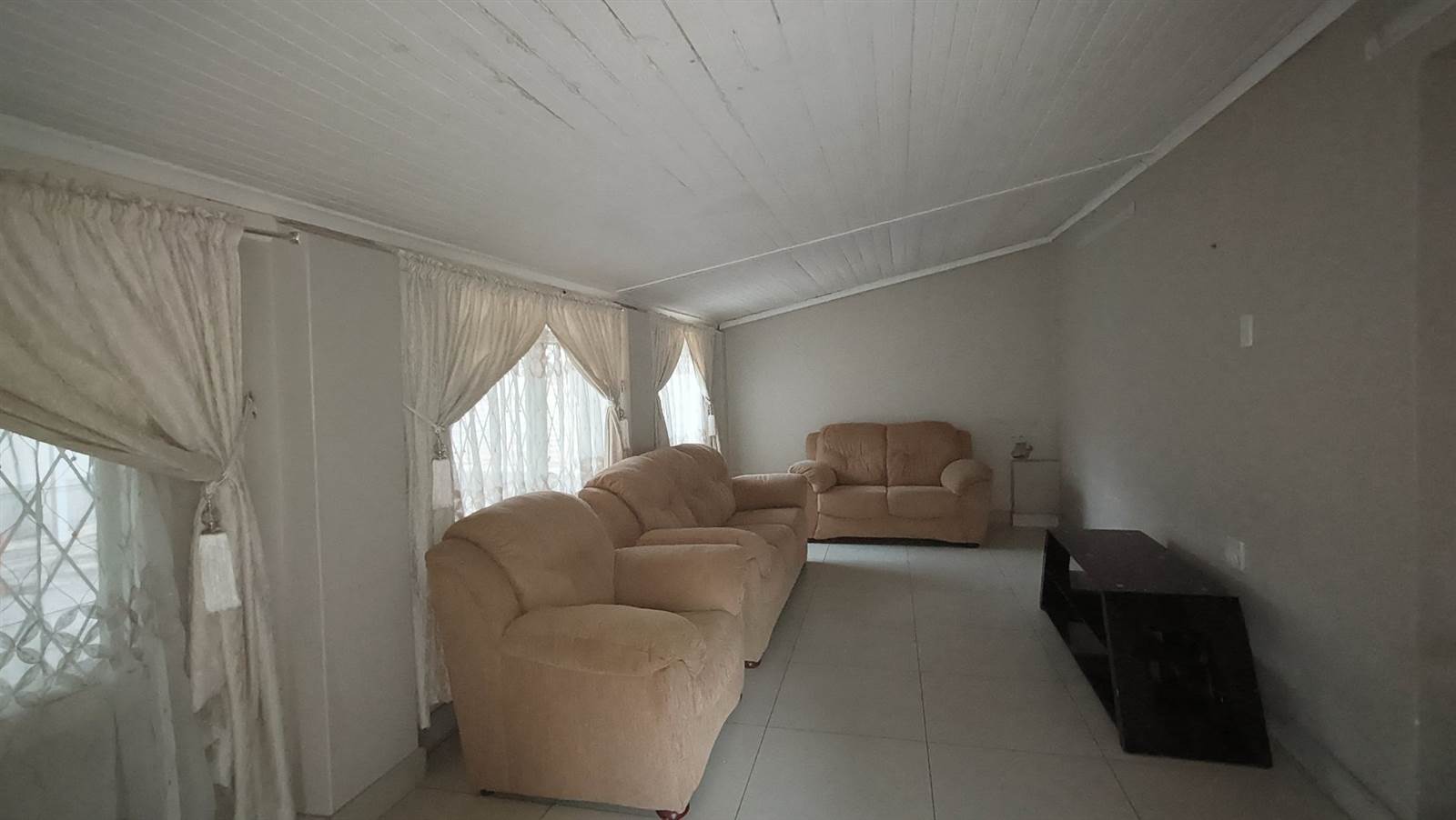 3 Bed House in Pietermaritzburg Central photo number 5