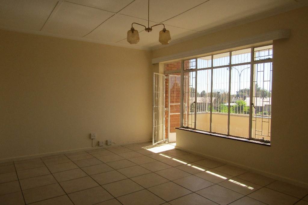 2 Bed Flat in Carletonville photo number 12