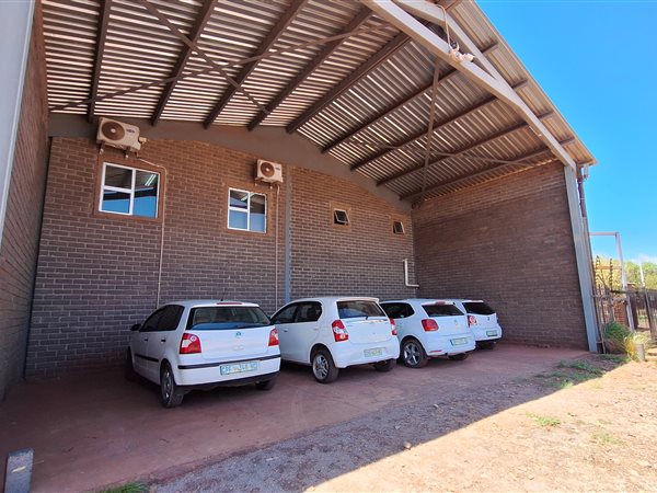 360  m² Industrial space in Kathu