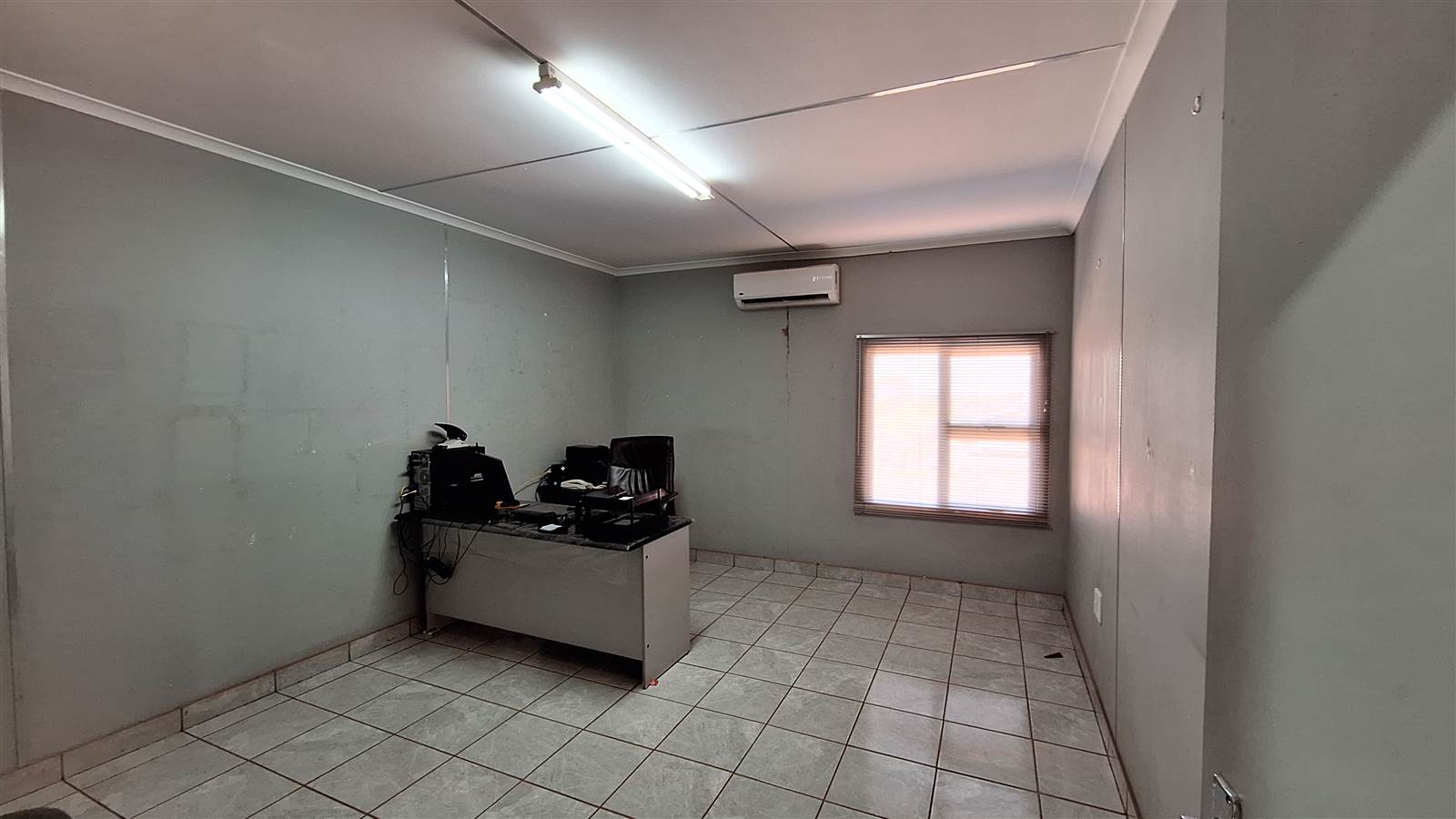 360  m² Industrial space in Kathu photo number 8