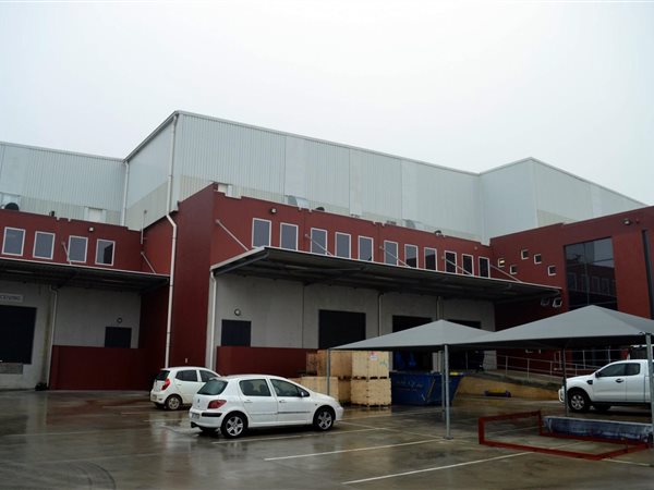 1315  m² Industrial space in Everite Industria