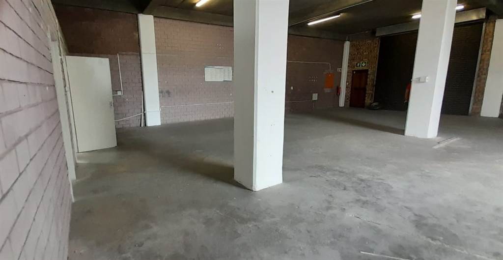197  m² Industrial space in New Germany photo number 4