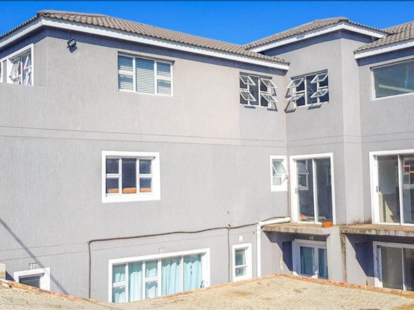 15 Bed House in Beacon Bay