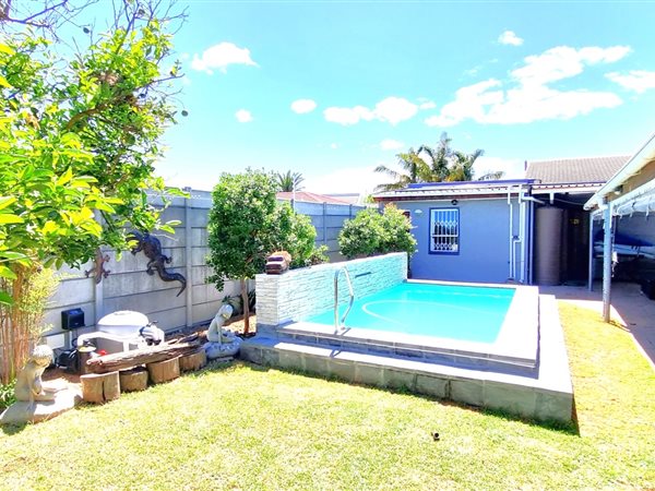 4 Bedroom House 4 Bedroom House