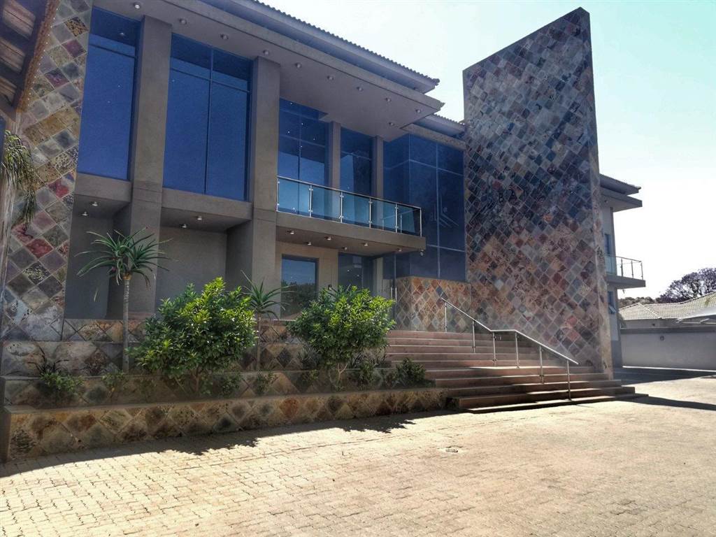 525  m² Commercial space in Wilkoppies photo number 1