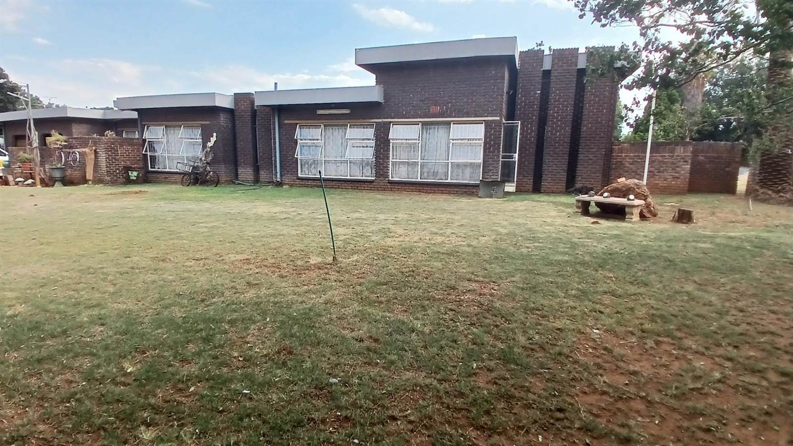 4 Bed House in Meyerton Central photo number 1