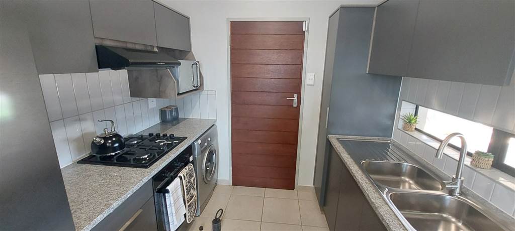 3 Bed House in Leopards Rest Security Estate photo number 14