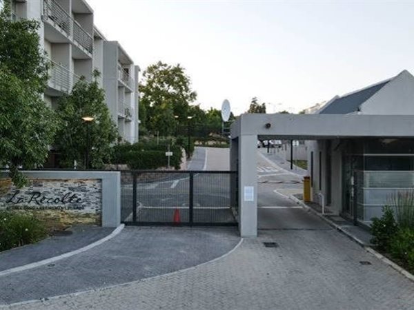 1 Bed Apartment in Stellenberg