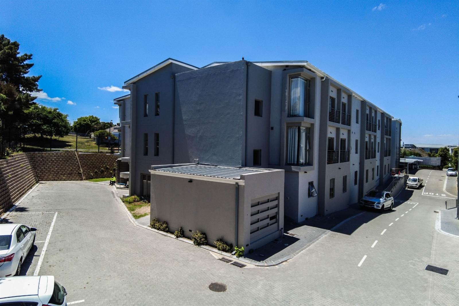 1 Bed Apartment in Stellenberg photo number 4