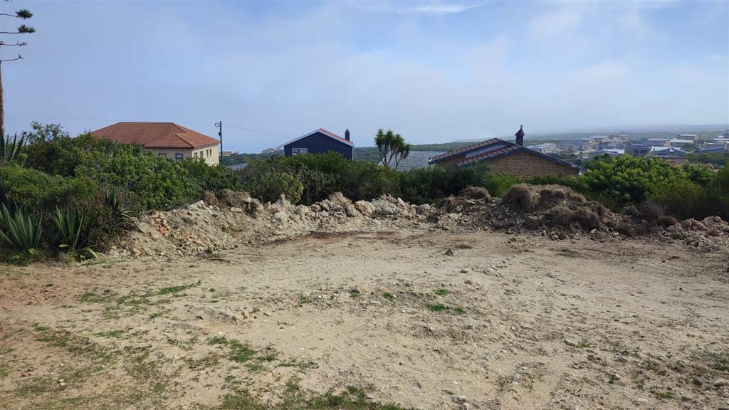 882 m² Land available in Dana Bay photo number 1