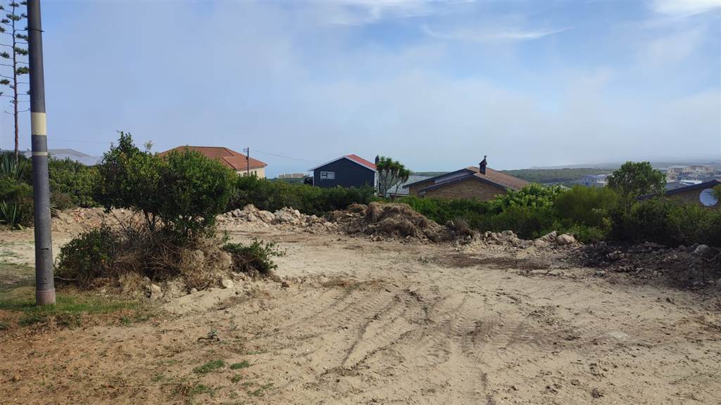 882 m² Land available in Dana Bay photo number 3
