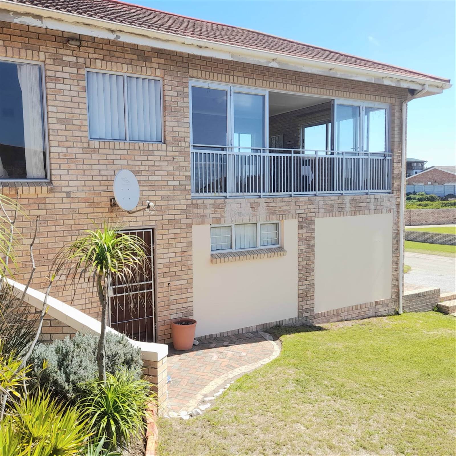 2 Bed Flat in Cape St Francis photo number 1