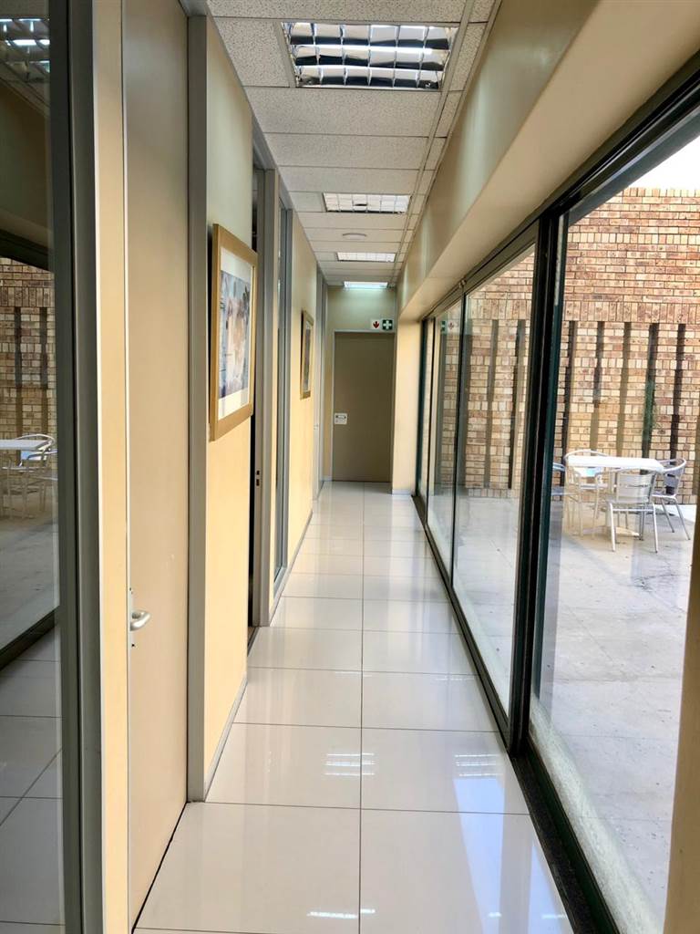 400  m² Commercial space in Woodmead photo number 6