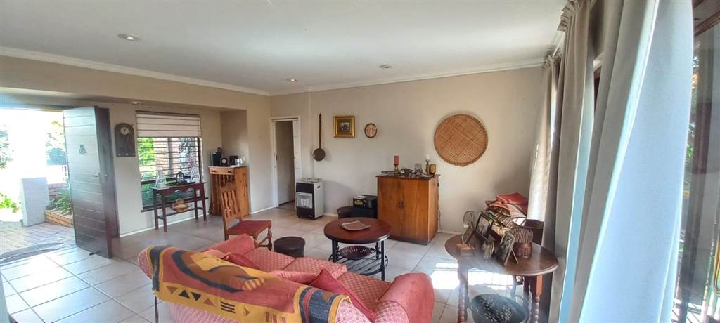 3 Bed Simplex in Lonehill photo number 5