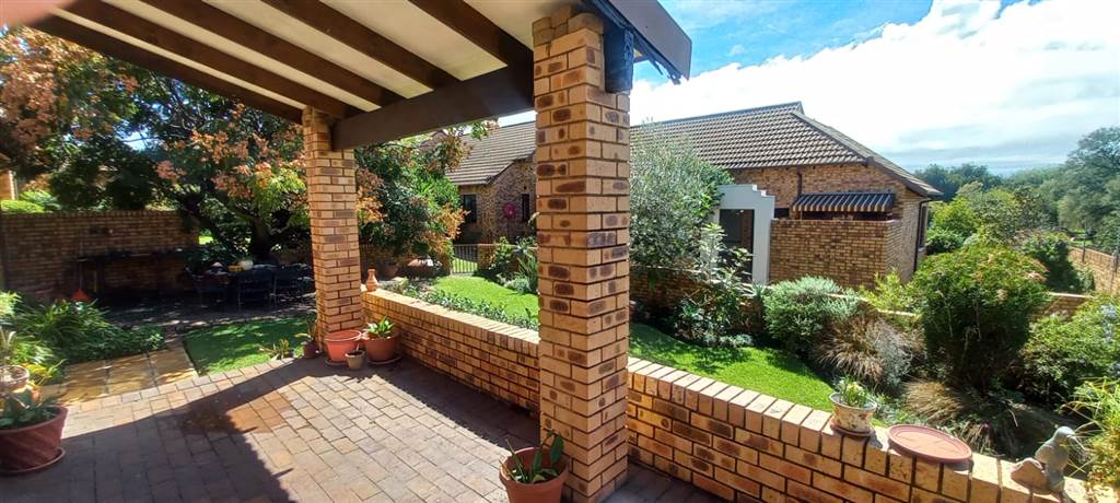 3 Bed Simplex in Lonehill photo number 13