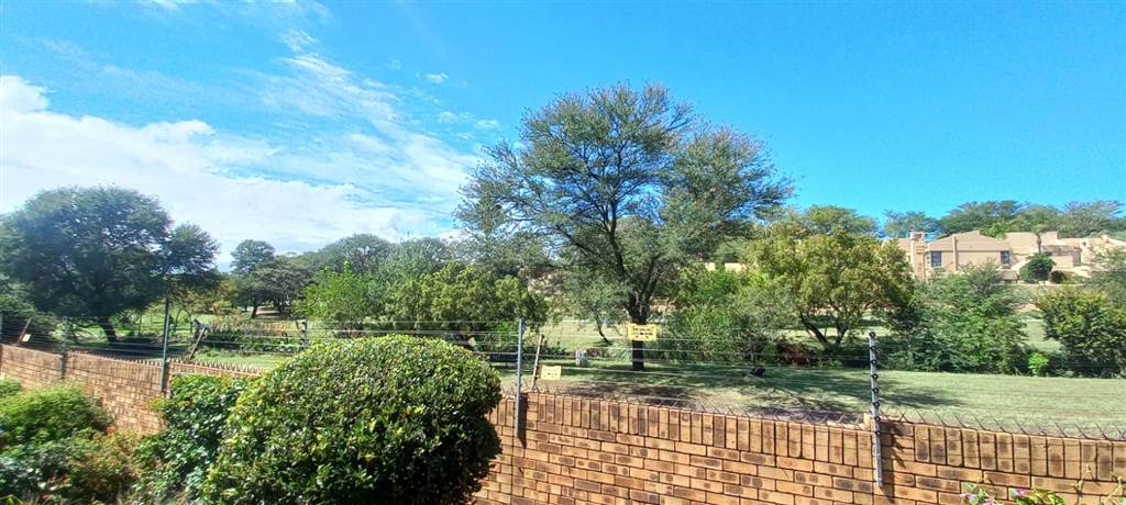 3 Bed Simplex in Lonehill photo number 19
