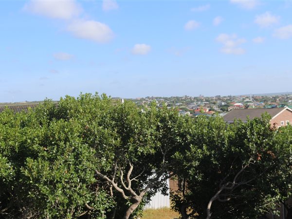 606 m² Land available in Stilbaai