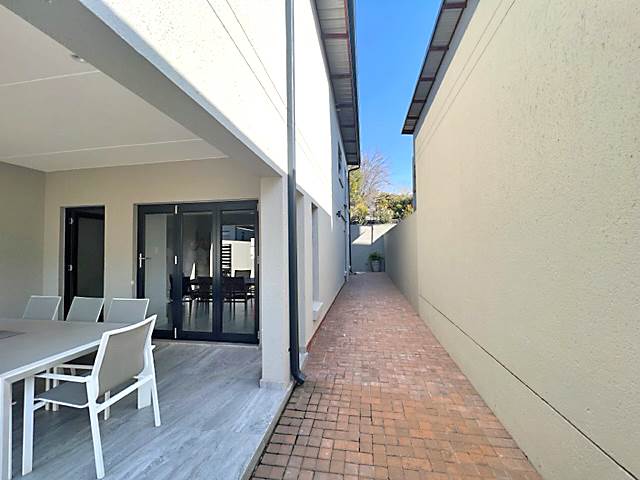 3 Bed Cluster in Bryanston East photo number 4
