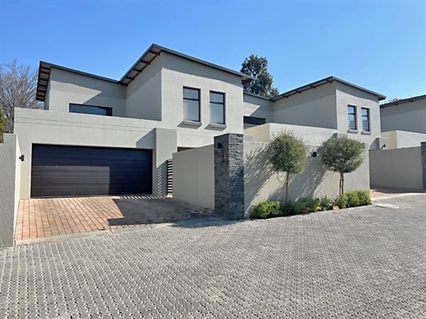 3 Bed Cluster in Bryanston East