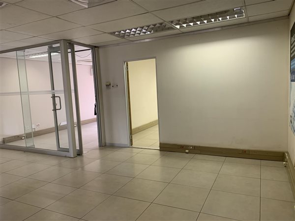 519  m² Commercial space in Highveld