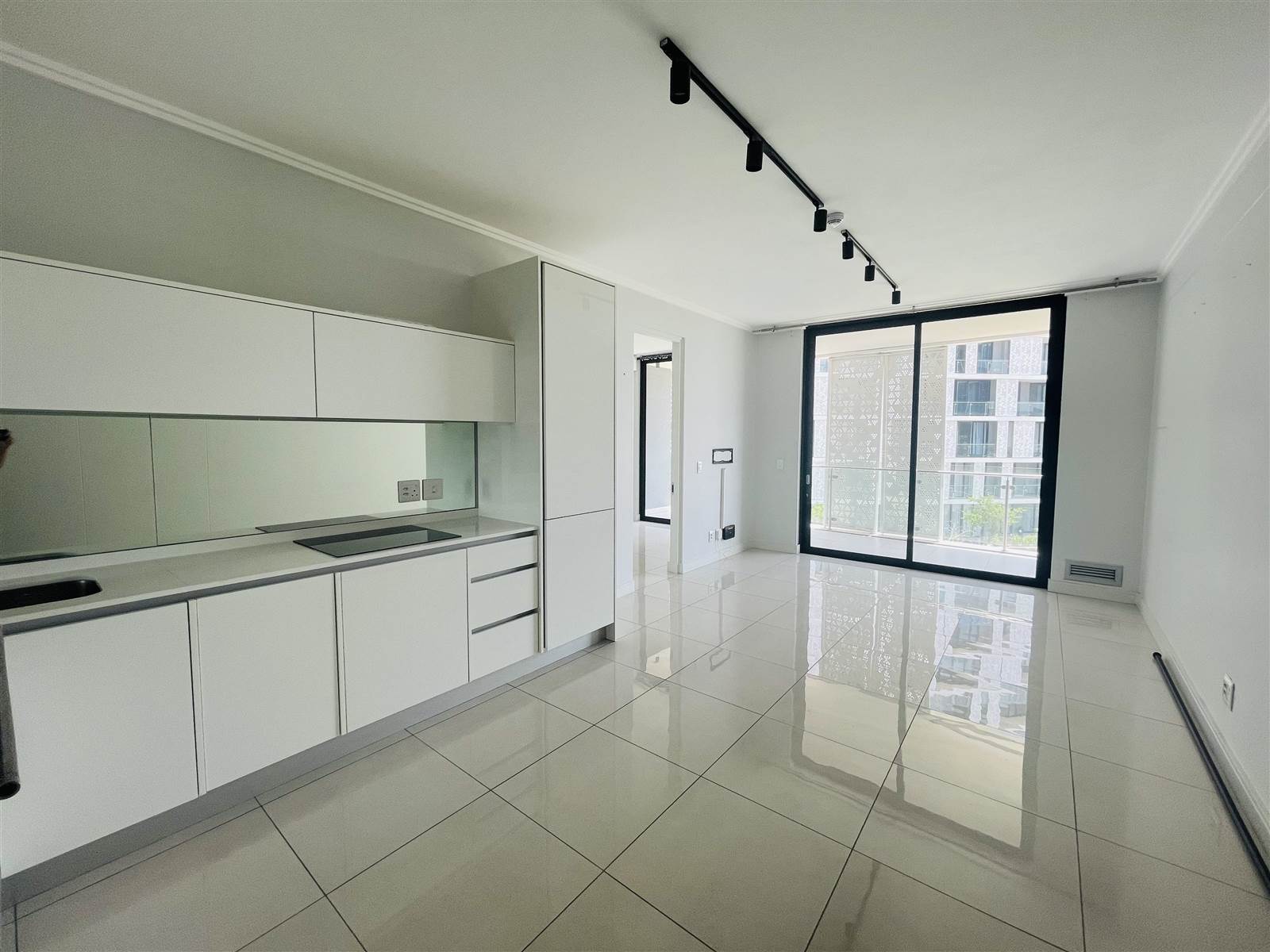 1 Bed Apartment in Waterfall Estate photo number 3