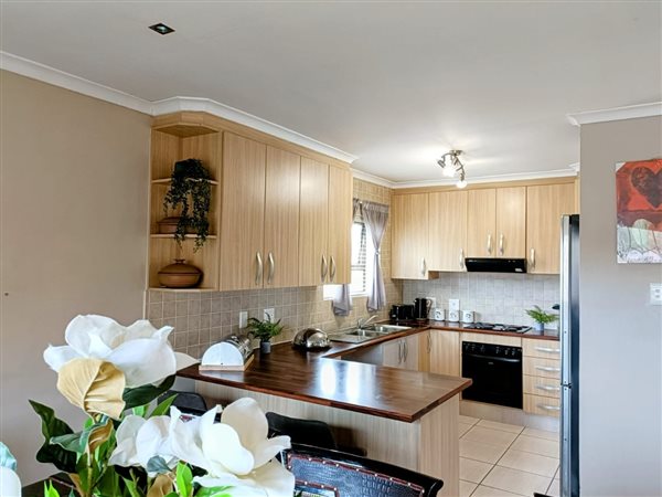 3 Bedroom Townhouse 3 Bedroom Townhouse