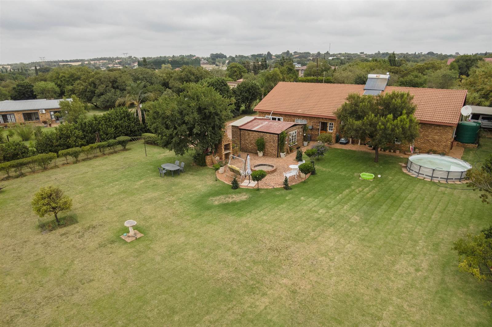 4 Bed House in Grootfontein Estate photo number 3