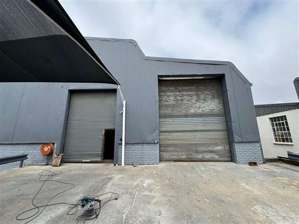 1 070  m² Industrial space