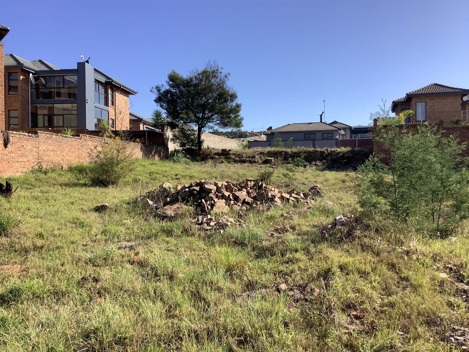 841 m² Land available in Kungwini Country Estate photo number 1