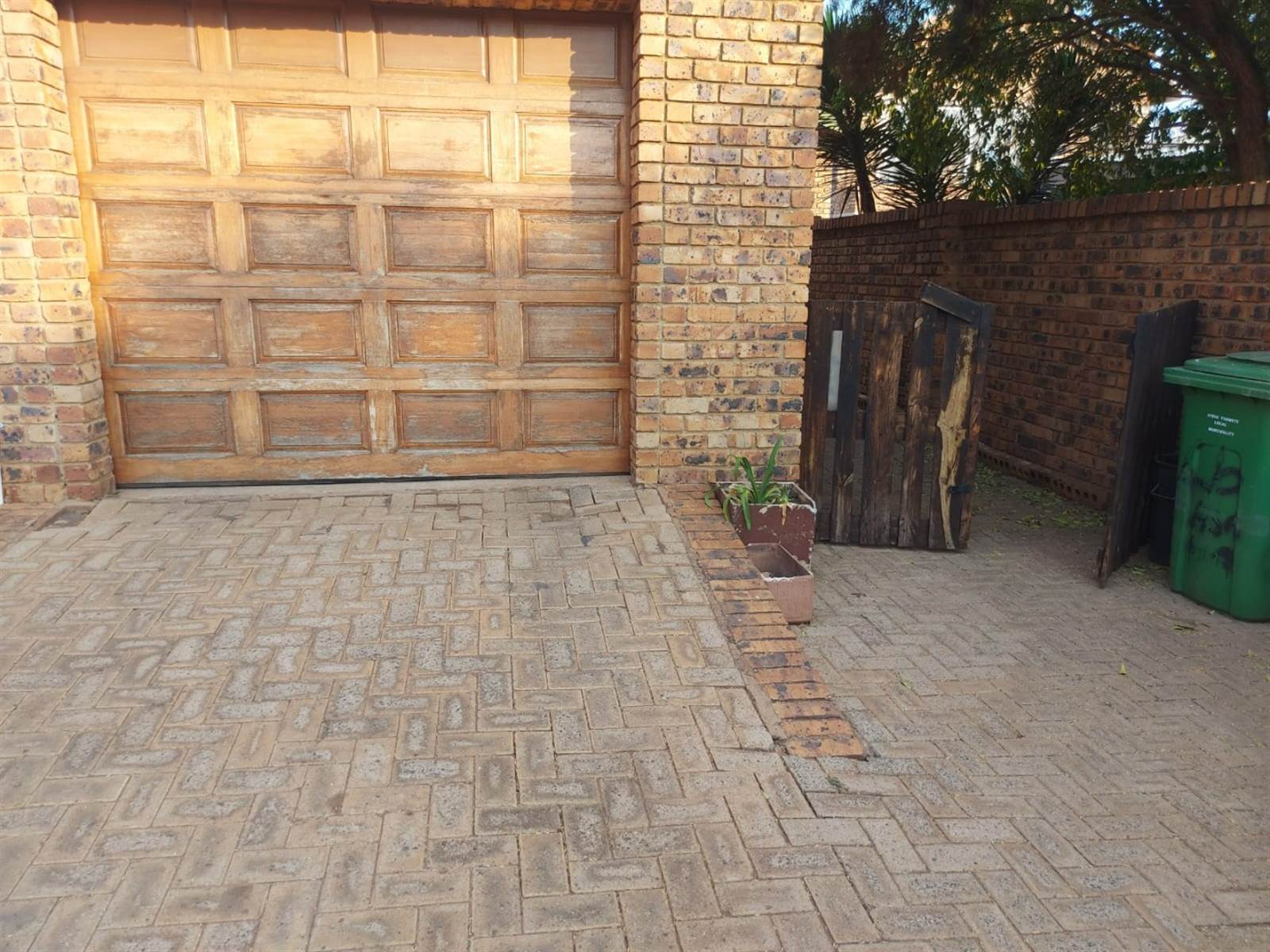 3 Bed Townhouse in Kanonkop photo number 13