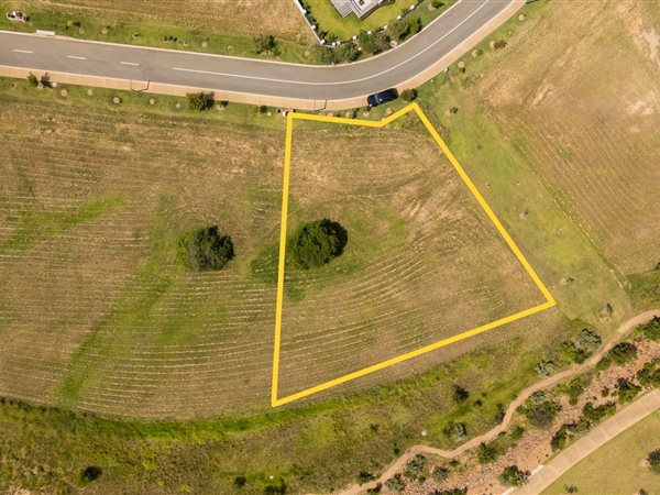 2 255 m² Land