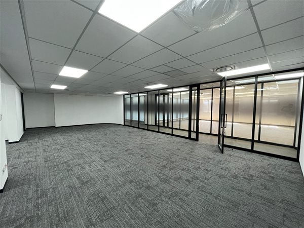145  m² Commercial space in Sandown
