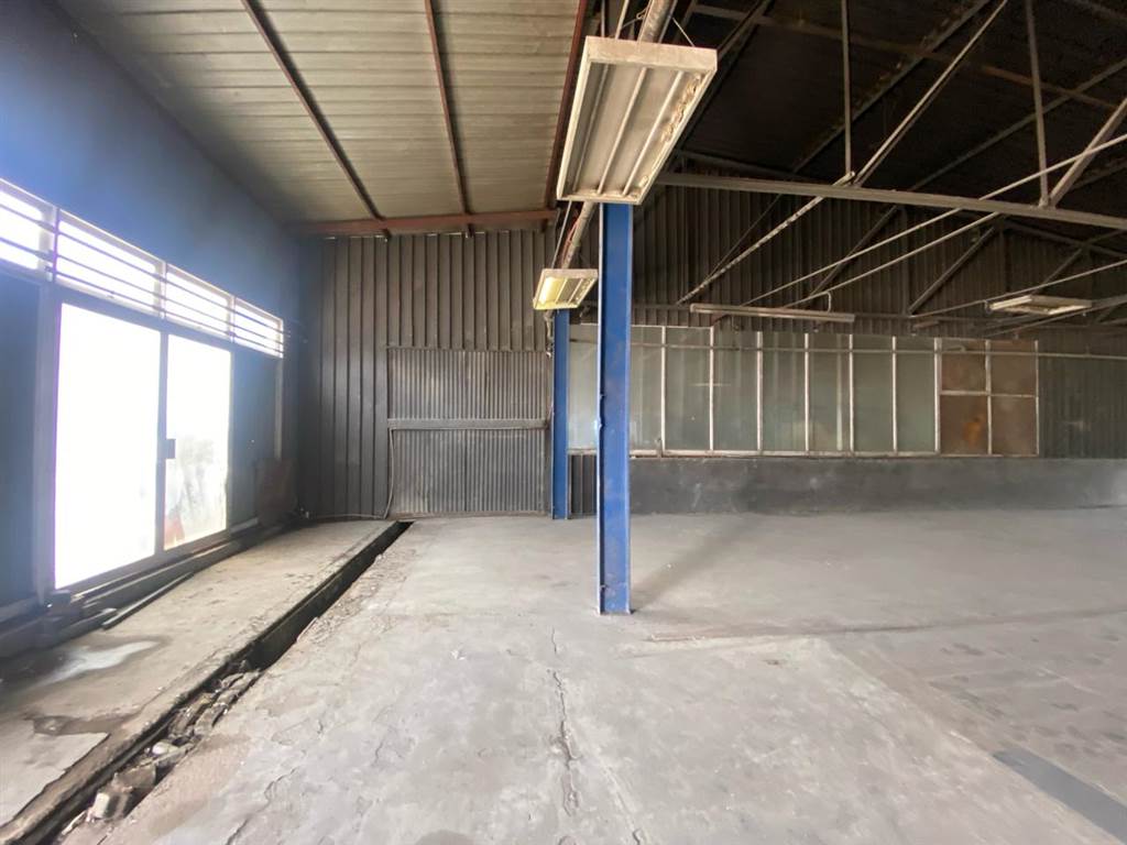 230  m² Industrial space in Maraisburg photo number 4