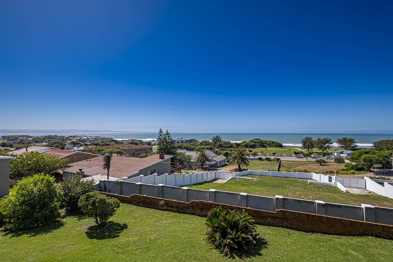 9 Bed House in Jeffreys Bay photo number 7